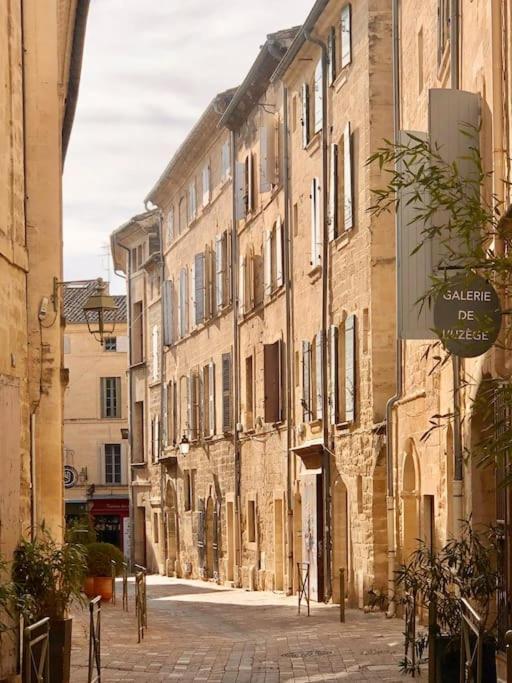 La Dame De Flaux Appartement Uzès Buitenkant foto